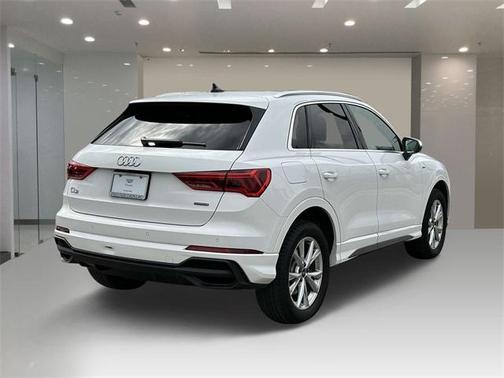 2023 Audi Q3 45 S line Premium