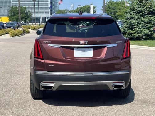 2022 Cadillac XT5 Premium Luxury