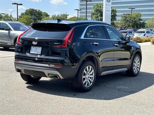 2022 Cadillac XT4 Premium Luxury