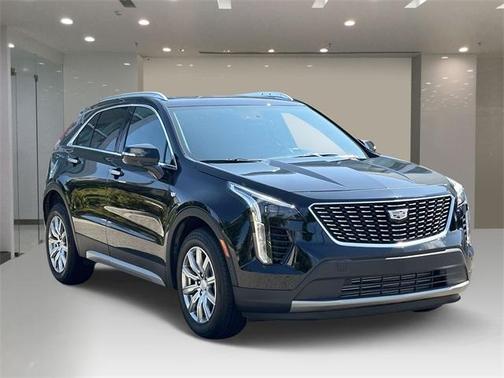2022 Cadillac XT4 Premium Luxury