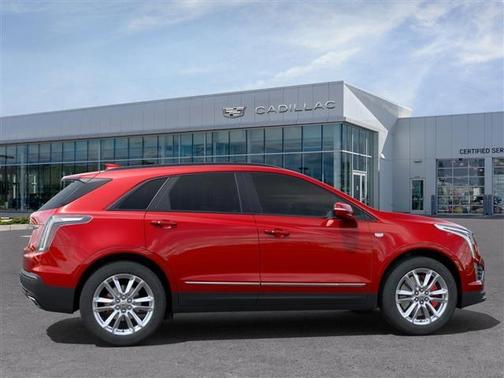2025 Cadillac XT5 Sport