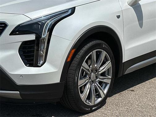 2022 Cadillac XT4 Premium Luxury