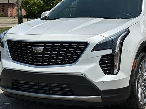 2022 Cadillac XT4 Premium Luxury