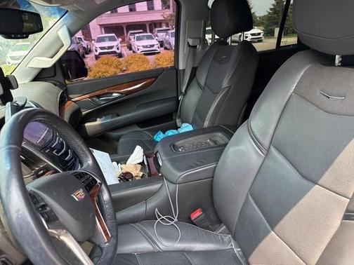 2015 Cadillac Escalade Luxury