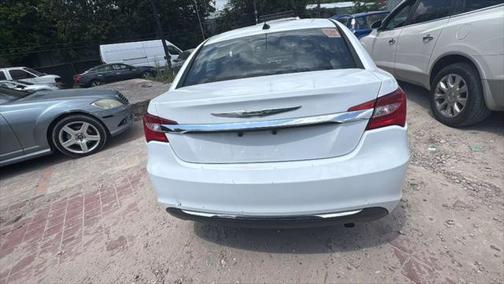 2013 Chrysler 200 Touring