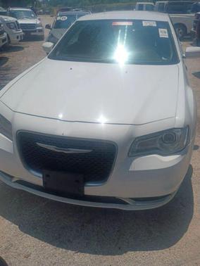 2019 Chrysler 300 Touring