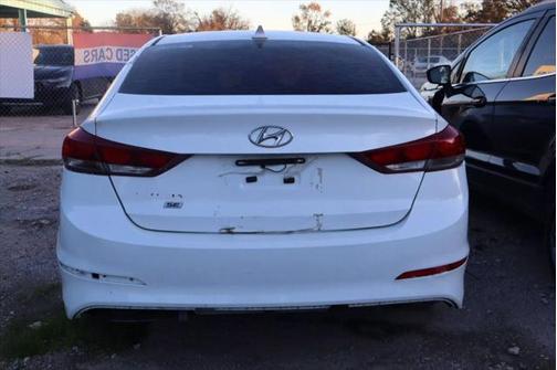 2017 Hyundai ELANTRA SE