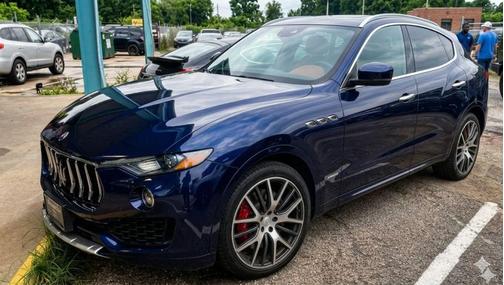Blue 2018 Maserati Levante GranLusso