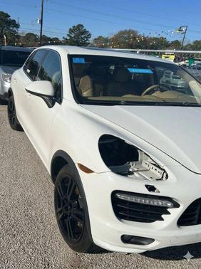 White 2013 Porsche Cayenne Cayenne