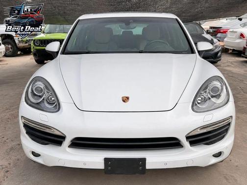 White 2014 Porsche Cayenne Platinum Edition