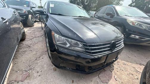 Black Uni 2016 Volkswagen Passat 1.8T S