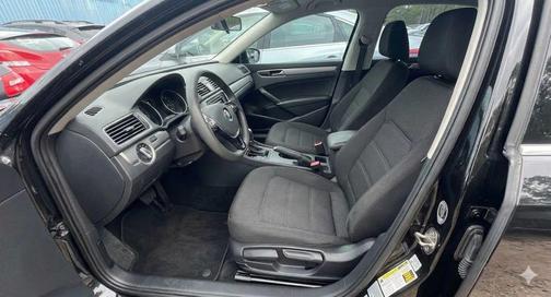 Black Uni 2016 Volkswagen Passat 1.8T S