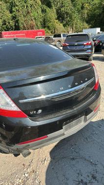 2015 Lincoln MKS Base