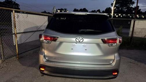 2015 Toyota Highlander LE