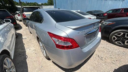 Radiant Silver Metallic 2009 Nissan Maxima 3.5 S