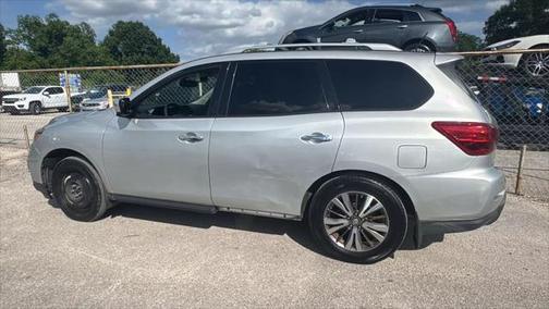 2017 Nissan Pathfinder SL