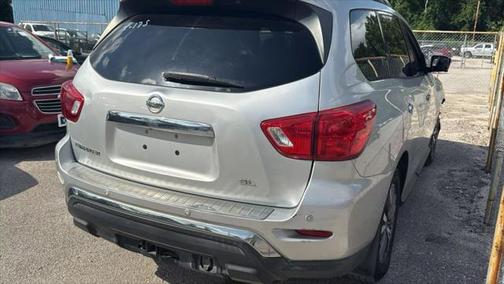 2017 Nissan Pathfinder SL
