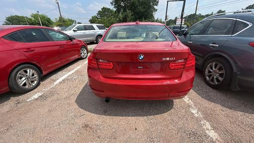 Melbourne Red Metallic 2015 BMW 320 i