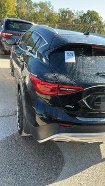 2017 INFINITI QX30 Premium