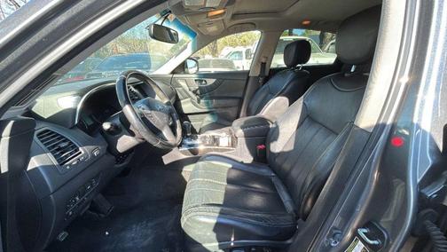 2017 INFINITI QX70 Base