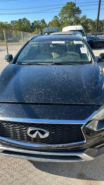 2017 INFINITI QX30 Premium