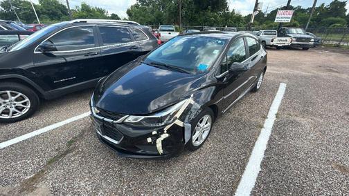 Black 2018 Chevrolet Cruze LT
