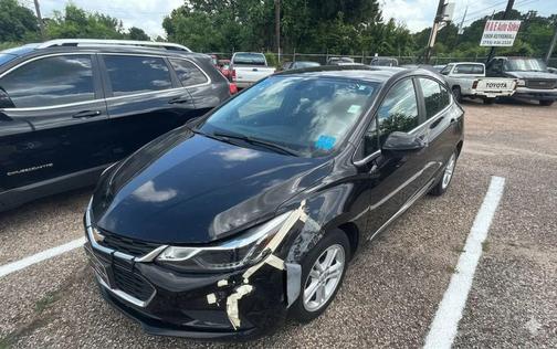 Black 2018 Chevrolet Cruze LT