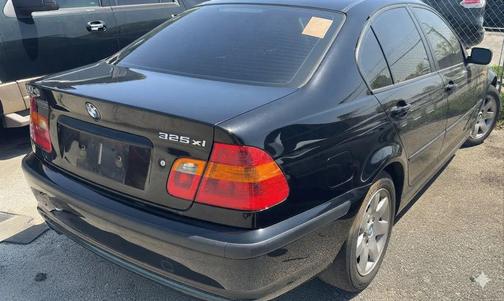 Jet Black 2005 BMW 325 325xi Sedan 4D