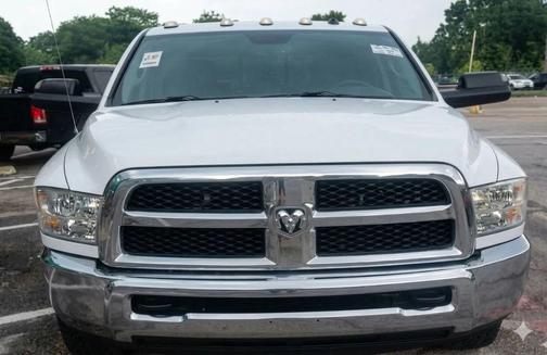 Bright White Clearcoat 2017 RAM 2500 Tradesman Crew Cab 4x4 8' Box