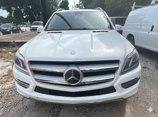 White 2015 Mercedes-Benz GL-Class 4MATIC