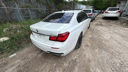 White 2015 BMW 750 I