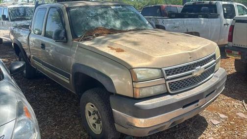 2005 Chevrolet Silverado 2500 LS H/D Extended Cab