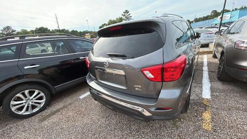 Gun Metallic 2019 Nissan Pathfinder SL