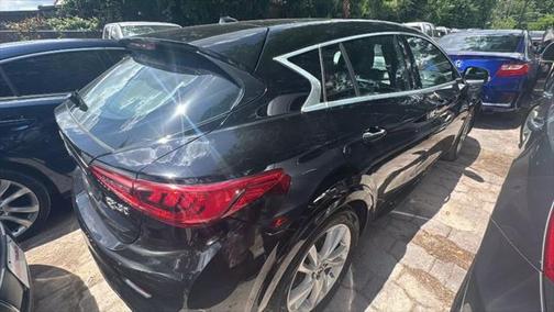 2018 INFINITI QX30 Luxury