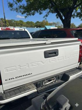 Summit White 2022 Chevrolet Colorado LT