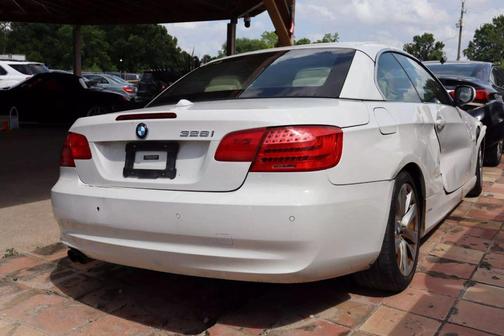 2013 BMW 328 328i Convertible 2D
