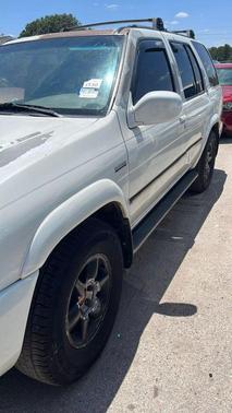2004 Nissan Pathfinder LE Platinum