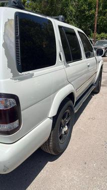 2004 Nissan Pathfinder LE Platinum