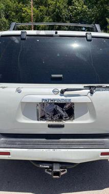 2004 Nissan Pathfinder LE Platinum