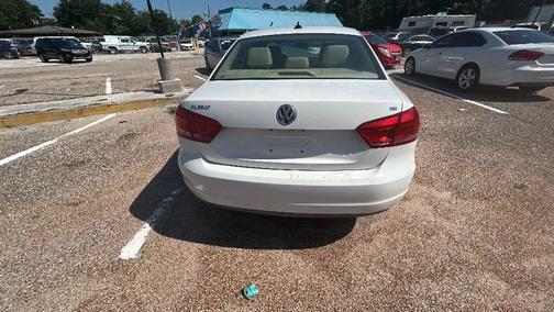 Candy White 2014 Volkswagen Passat 2.5L SE