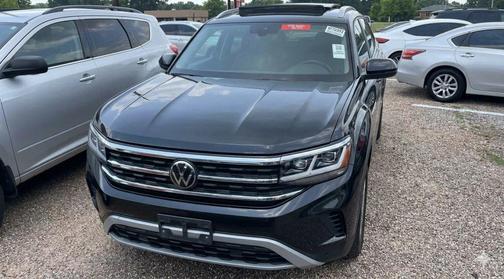 Deep Black Pearl 2021 Volkswagen Atlas SE w/Tech Pkg Sport Utility 4D