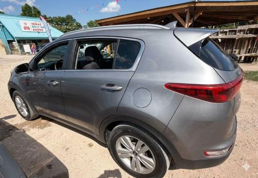 Mineral Silver 2018 Kia Sportage LX