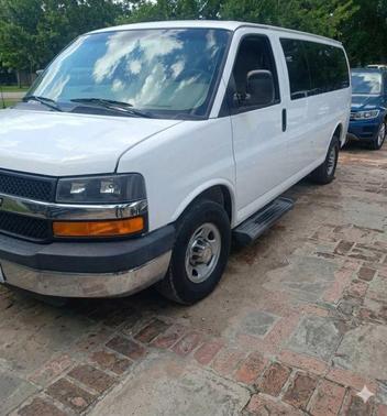 Summit White 2014 Chevrolet Express 2500 LT