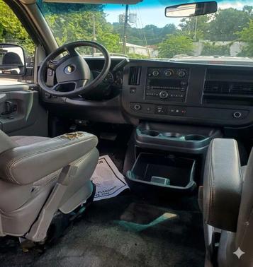 Summit White 2014 Chevrolet Express 2500 LT