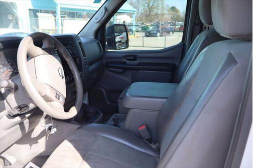 2017 Nissan NV Cargo NV3500 HD S V8