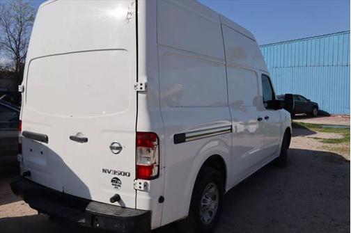 2017 Nissan NV Cargo NV3500 HD S V8