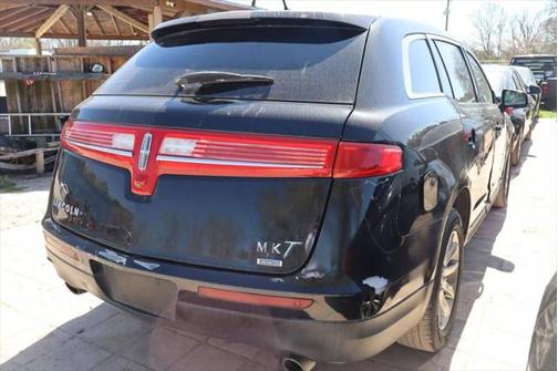 2015 Lincoln MKT Livery