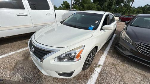 Pearl White 2013 Nissan Altima 2.5 S