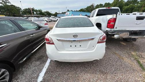 Pearl White 2013 Nissan Altima 2.5 S