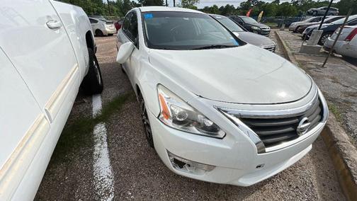 Pearl White 2013 Nissan Altima 2.5 S
